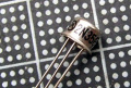【シリコン】2Ｎ3565（メタル缶）：MOTROLA社製