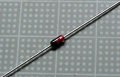 【シリコン】NEC　RD5.1E：Zener　Diodes