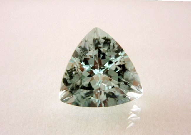ブラジル産アンブリゴナイト☆トリリアント11ｍｍ☆4.69ct.