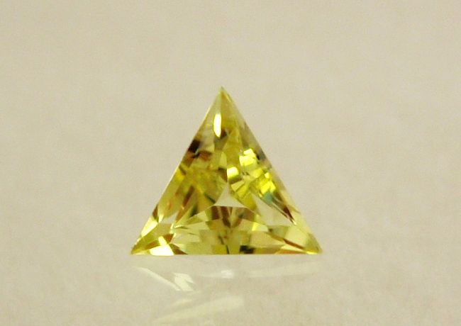 【高品質ルース】ザンビア産　カナリートルマリン　約0.08ct.トリリアントシェイプ3mm