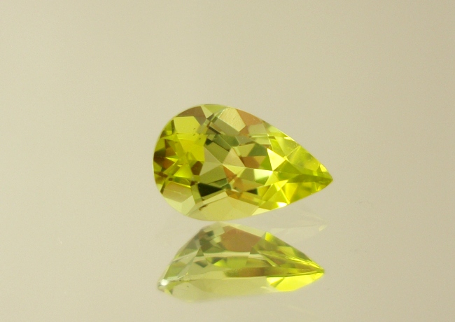 ザンビア産カナリートルマリン☆ペアシェイプ8x5mm☆0.78ct.