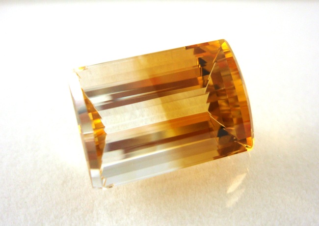 【高品質】ブラジル産バイカラークォーツ（シトリン＋ロッククリスタル）ルース　9.34カラット　オクタゴンシェイプ　15ｘ10ｍｍ