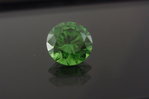 【高品質ルース】高品質　ロシア産　デマントイドガーネット　１．２１ｃｔ．ラウンドシェイプ