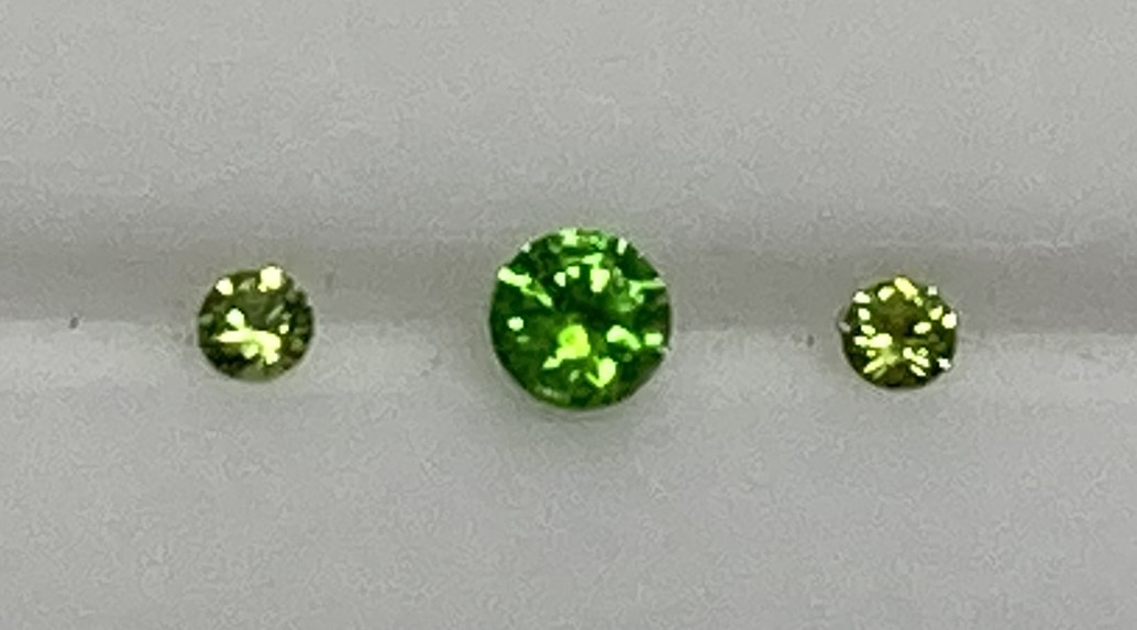 ロシア産デマントイドガーネットルースラウンド３個セット