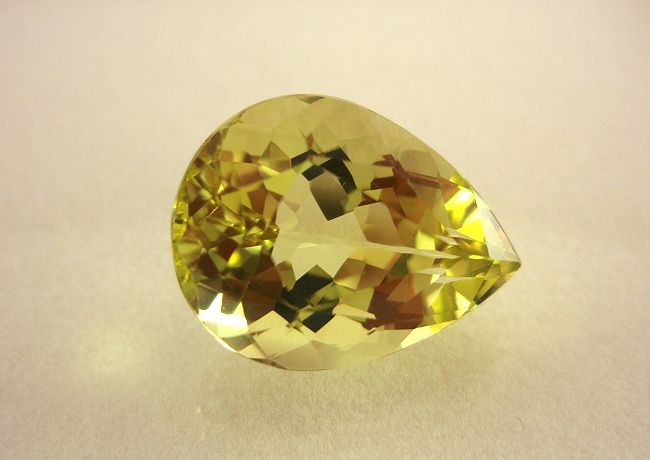 【高品質ルース】ブラジル産　レモンクォーツ　7.77カラット　ペアシェイプ16ｘ12mm