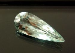 【販売済ルース】ミントグリーンの爽やかな輝き！！ブラジル産アンブリゴナイトルース　4.61カラット　ペアシェイプ