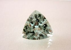 ブラジル産アンブリゴナイト☆トリリアント11ｍｍ☆4.69ct.