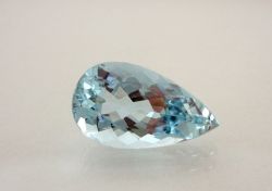 【高品質ルース】モザンビーク産アクアマリンルース　3.23ｃｔ．　ペアシェイプ　13.9x8mm