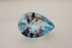 【高品質ルース】モザンビーク産アクアマリンルース　4.49ｃｔ．　ペアシェイプ　15.5x10.5mm