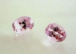 【高品質ルース】【ペアルース】爽やかな輝き！！ブラジル産ピンクインペリアルトパーズルース　合計1.99ｃｔ．オーバルシェイプ7ｘ5ｍｍ