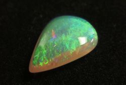 【高品質ルース】ホワイトオパール　３．１６カラット　ペアシェイプカボション　14.5x10mm