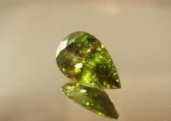 マダガスカル産スフェーン☆ペアシェイプ12.5ｘ7.5☆2.92ct.
