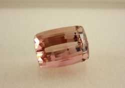 【わけありルース】テリの良さが魅力です！！カシミール産ピンクトルマリン　4.69カラット　クッションシェイプ