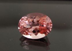 【高品質ルース】やさしい桜ピンクのトルマリン！！カシミール産ピンクトルマリン　1.98カラット　オーバルシェイプ9ｘ7mm