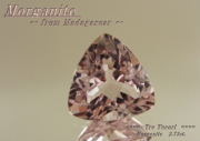 【アクセサリールース】優しいピンク！！マダガスカル産モルガナイトルース2.73ｃｔ.トリリアントシェイプ9.5ｍｍ