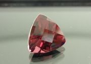 【高品質ルース】モザンビーク産　ロードライトガーネット　2.18ｃｔ．トリリアントシェイプチェッカーカット8.0mm