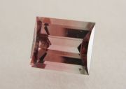 【アクセサリー】ナイジェリア産　バイカラートルマリン1.19カラット　レクタングル6.5ｘ5.5mm