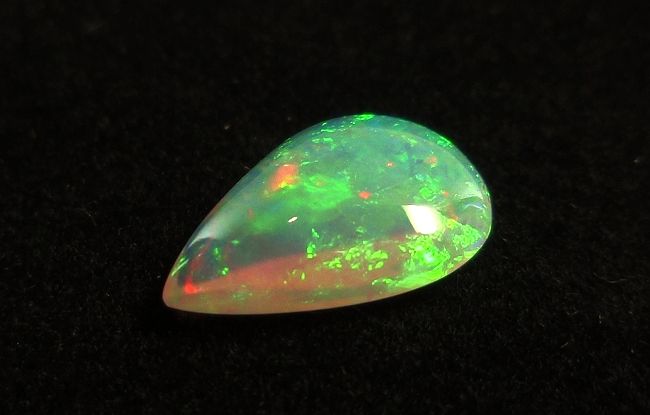 【高品質ルース】ブラジル産ホワイトオパールルース　１．６９カラット　ペアシェイプカボション　12x8mm