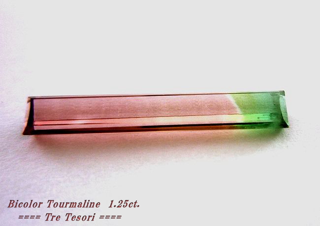 【高品質ルース】　ブラジルモレホドンド鉱山産バイカラートルマリンルース　1.25ｃｔ．　ファンシーシェイプ（スティック）18ｘ3mm