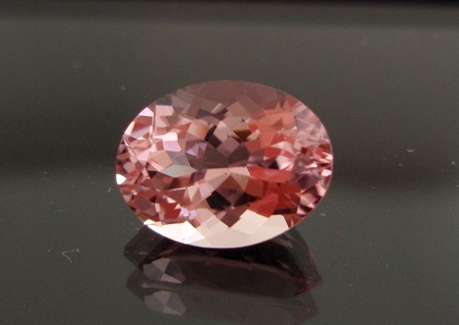 【高品質ルース】やさしい桜ピンクのトルマリン！！カシミール産ピンクトルマリン　1.98カラット　オーバルシェイプ9ｘ7mm