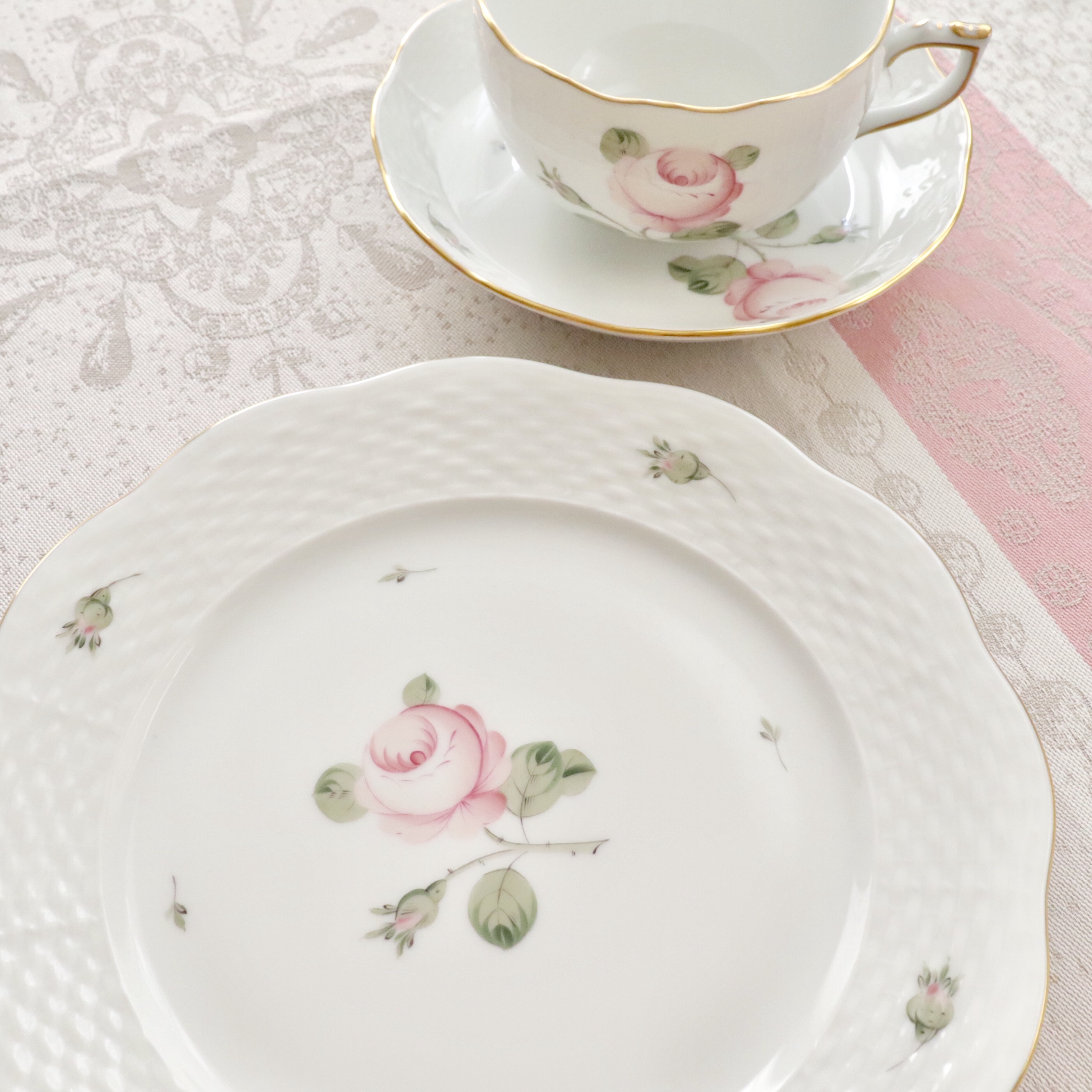 ☆ご会員様優先ご案内☆ レア☆ Herend VGR ヘレンド　ウィーンの薔薇（淡いローズ） ゴールド　１９cmプレート (☆デザートプレートのみ。）