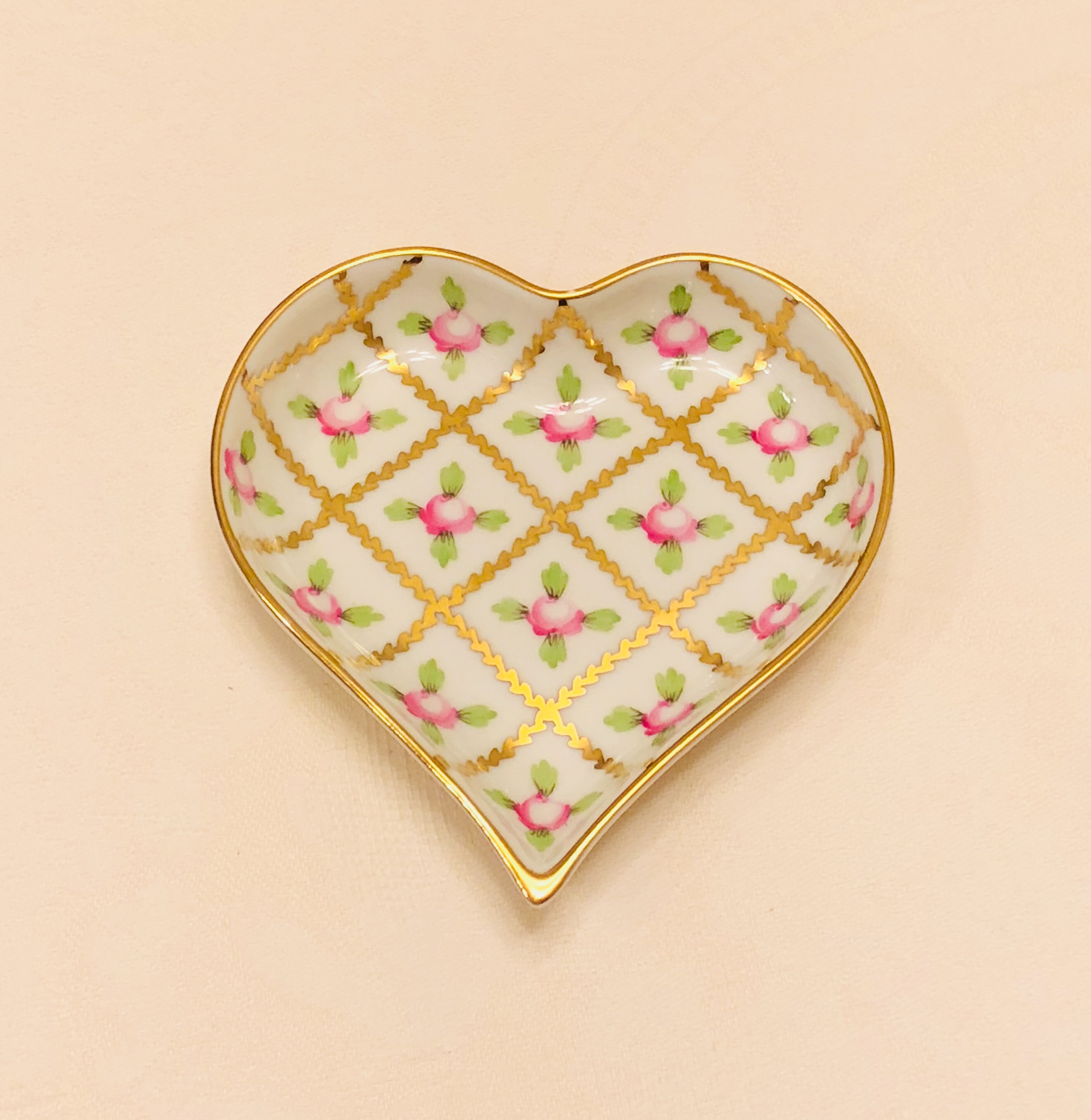 ☆Freeラッピング☆　ヘレンド　SPROG セーブル風小薔薇金彩　ハート型　小物トレイ　※1点のみ