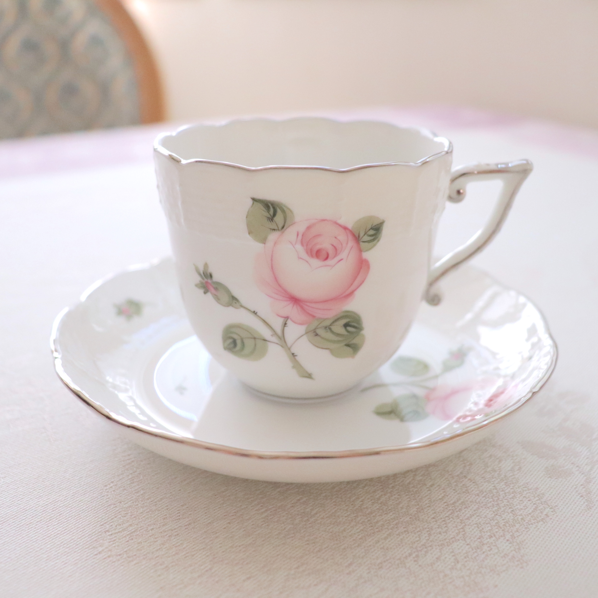 Herend ヘレンド ウィーンの薔薇プラチナ コーヒーカップ＆ソーサー 大輪バージョン