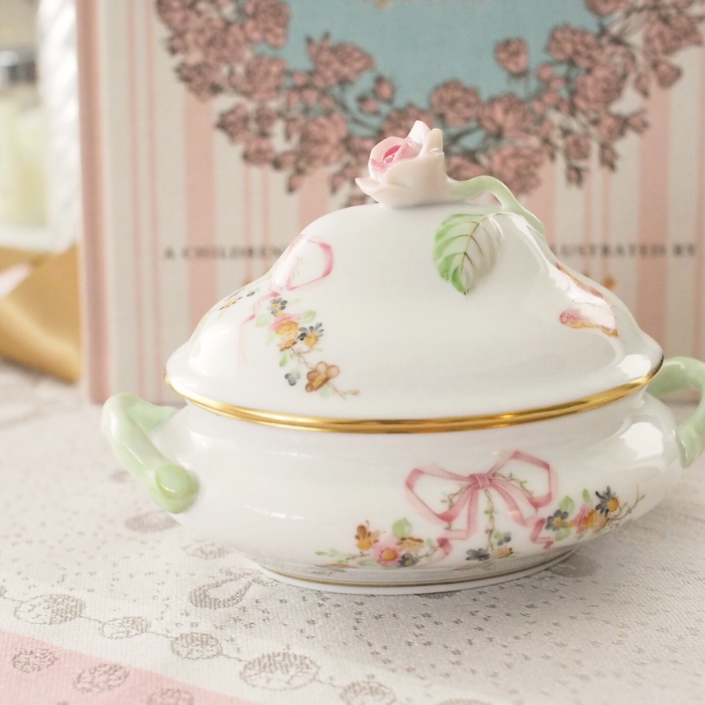 ☆再入荷☆ Herend EDEN桜ピンク　ミニチュリーン　ローズトップ
