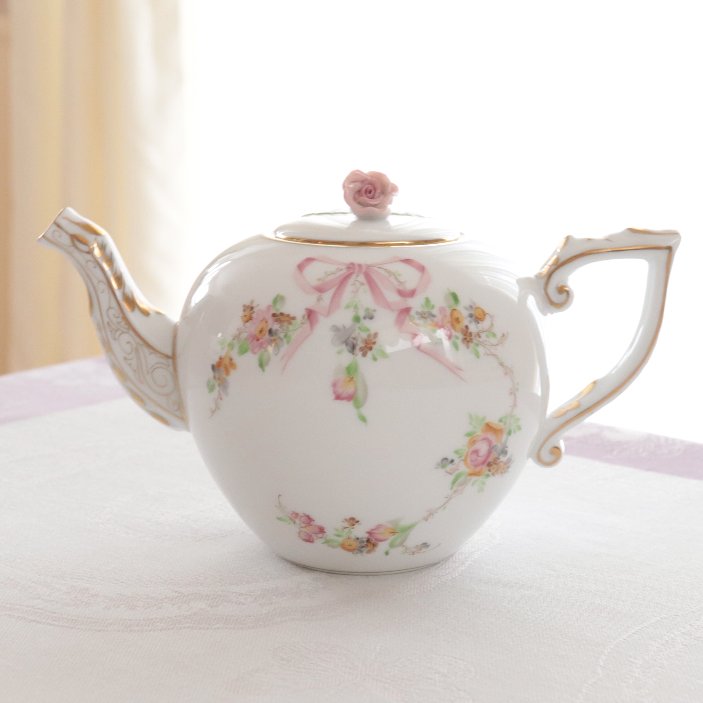 ☆お取り寄せ品☆お届けまで６ヶ月前後☆お蓋は１種類☆ EDEN ヘレンド エデン桜ピンク　オープンローズ　ポット　 約600ml