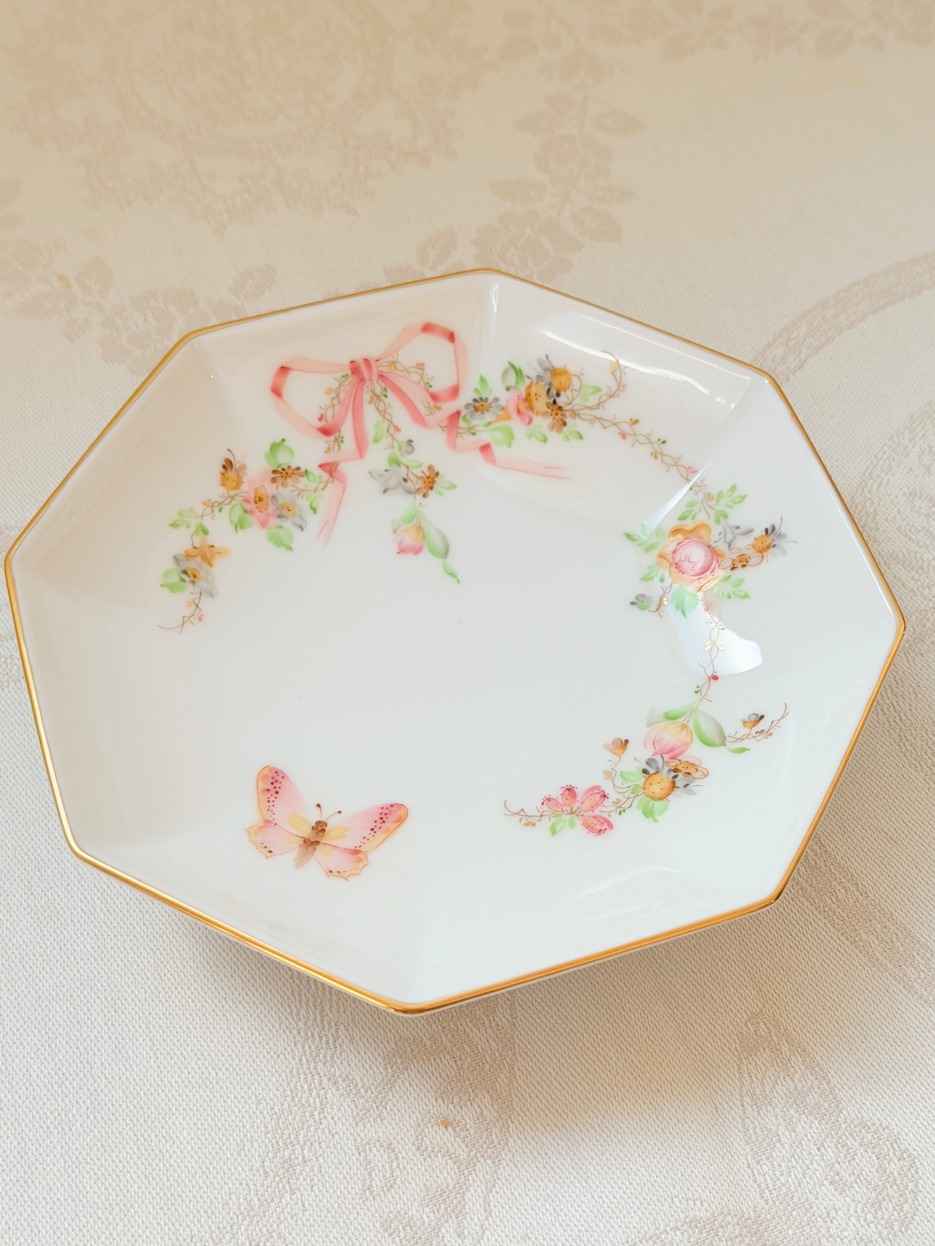 Herend ヘレンド　EDENP エデン桜ピンク　八角小皿 (M)  (*２枚目の写真、奥の大きい方１枚です。)