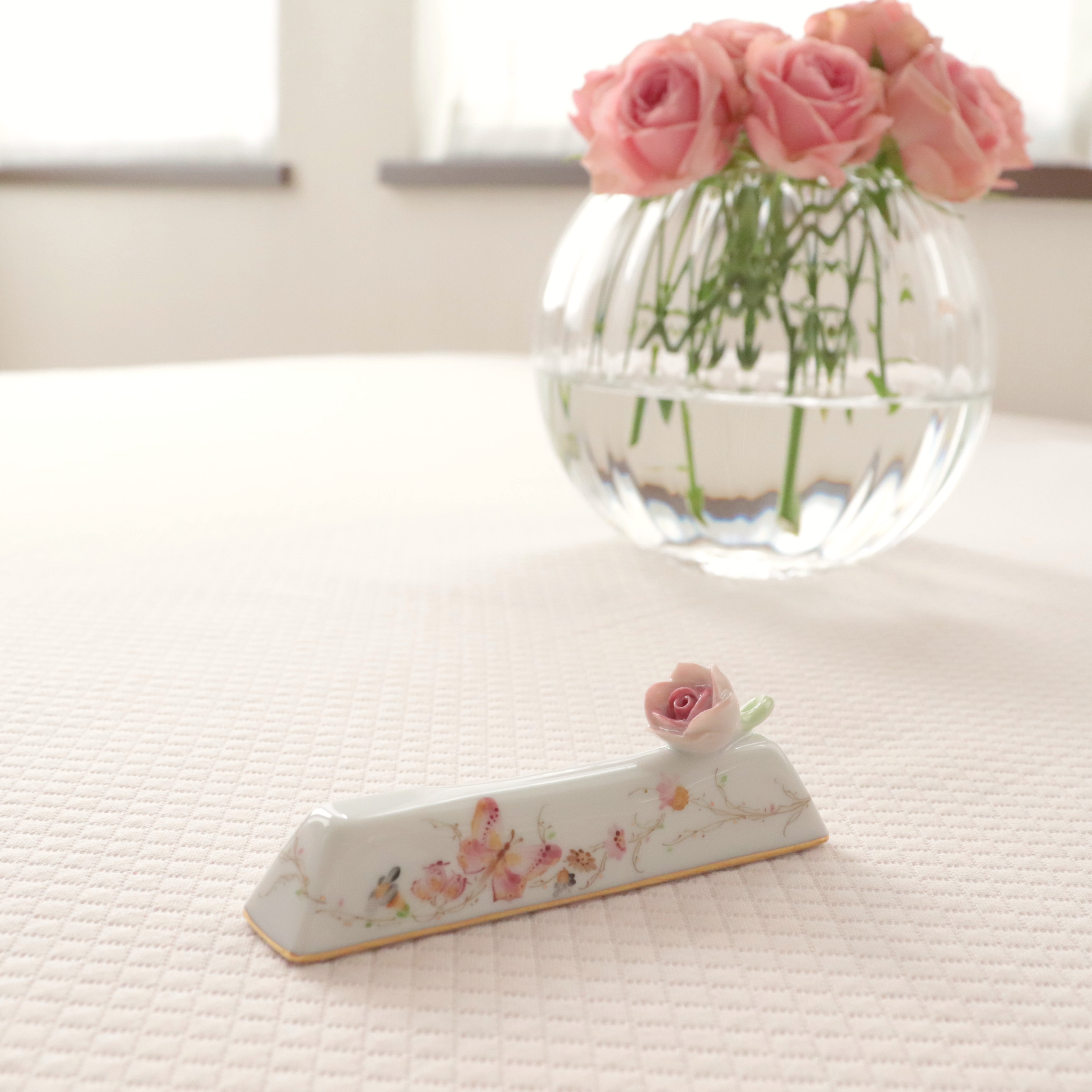 ☆ヘレンド EDEN シンプルエデン桜ピンク ナイフレスト ローズ☆ 注：ペアではありません。１点のご案内です。