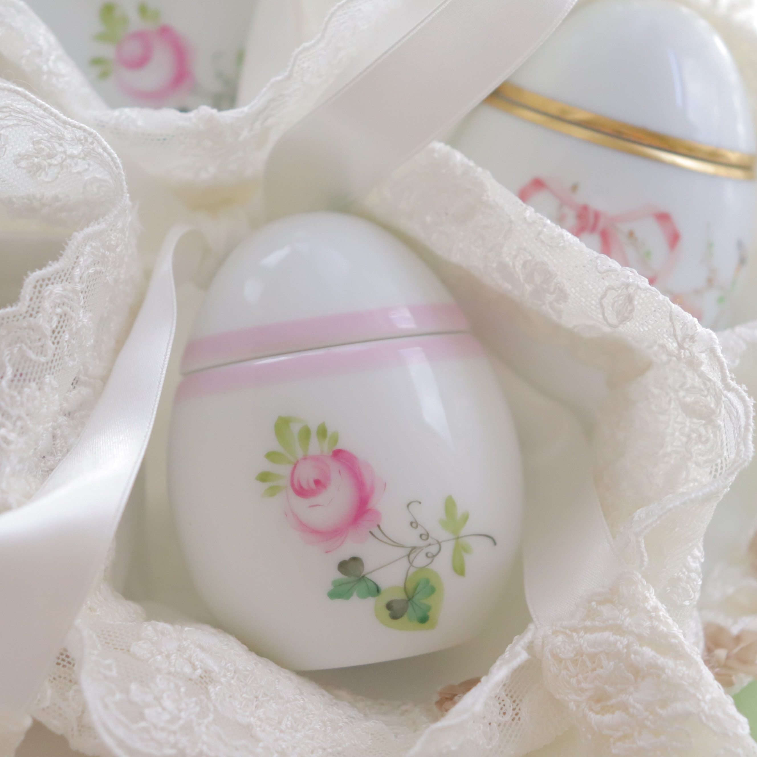 Herend VRH-X4 ウィーンの薔薇ピンク　エッグボンボニエール（*ウィーンの薔薇ピンクの1点のみのご案内です。）