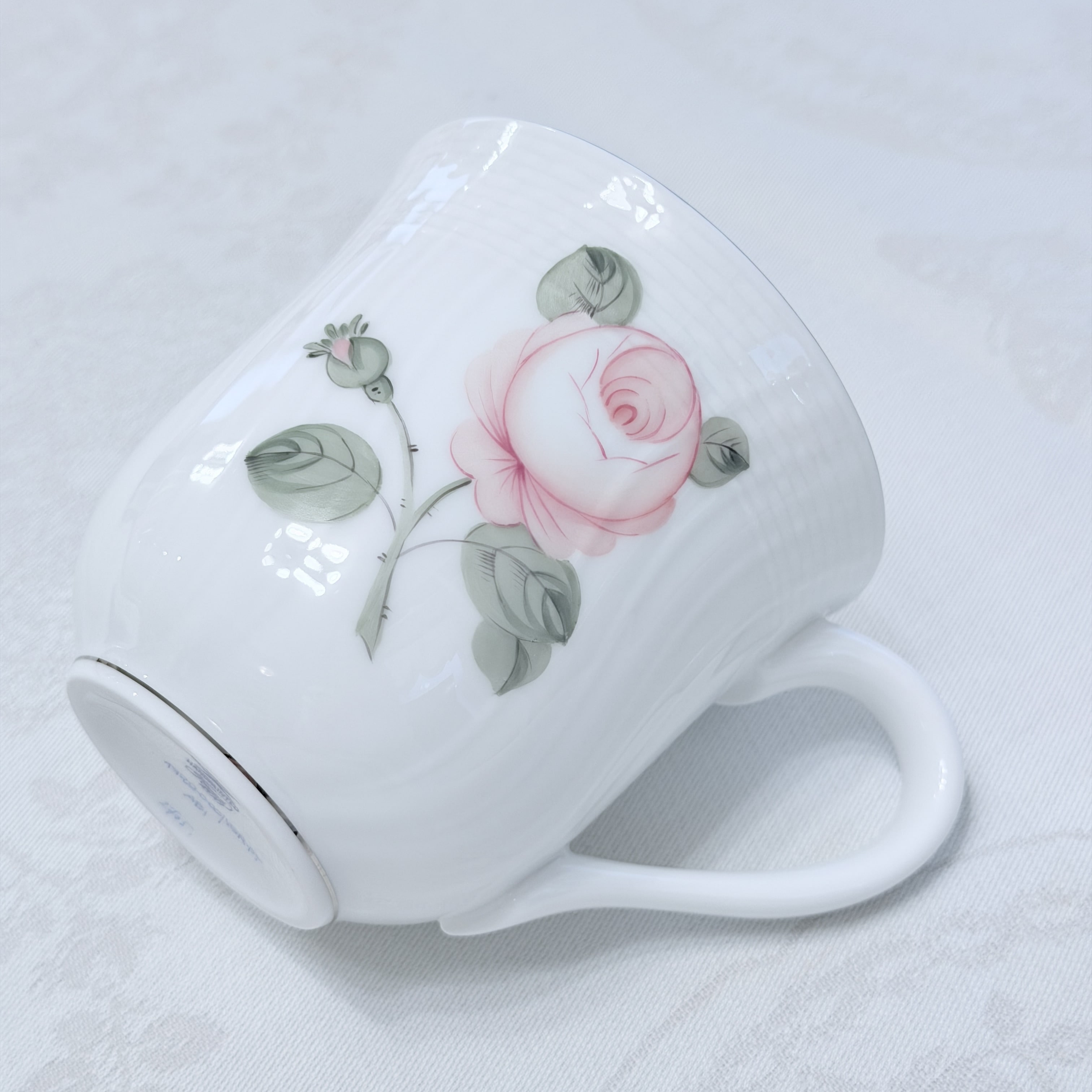 Herend ヘレンド　ウィーンの薔薇プラチナシリーズ  ラージマグ　（大輪タイプ）