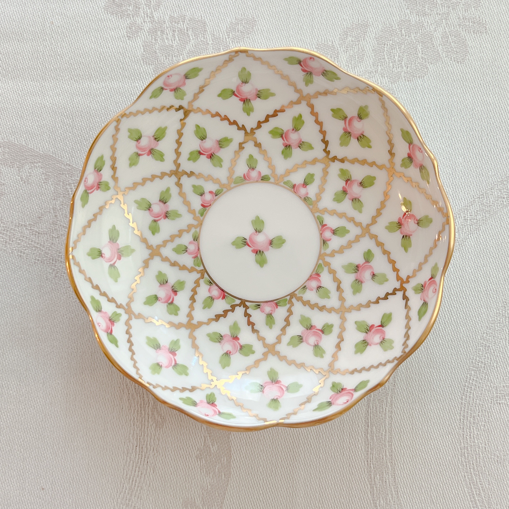 ☆再入荷☆NEW☆ Herend ヘレンド　セーブル風小薔薇金彩　１２cm　プチ皿