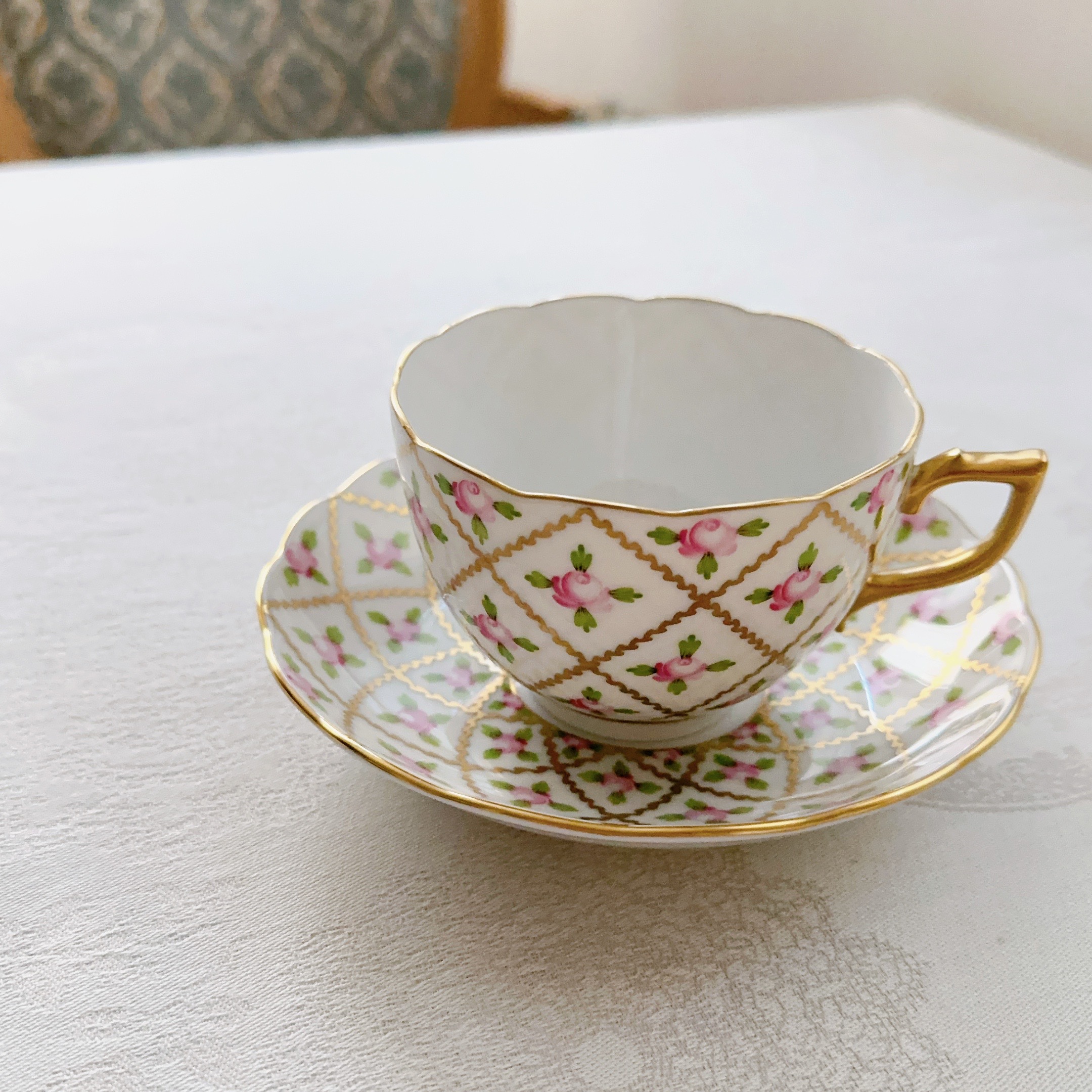 ☆即納品☆ Herend ヘレンド　セーブル風小薔薇金彩　モーニングカップ＆ソーサー