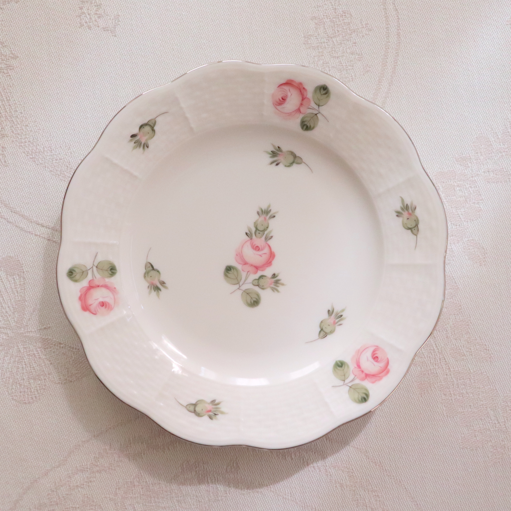 入荷待ち　Herend ヘレンド　ウィーンの薔薇プラチナシリーズ　15cm プレート