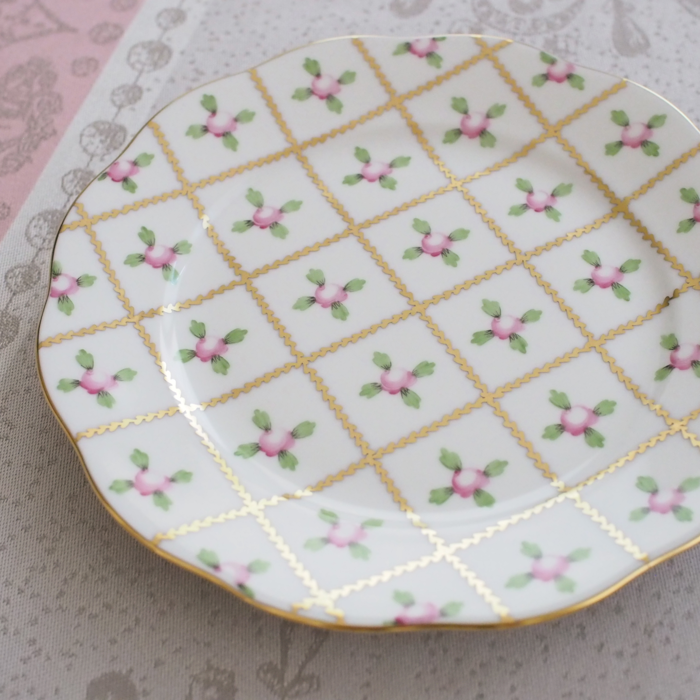 Herend ヘレンド SPROG セーブル風小薔薇金彩  デザートプレート　19cm