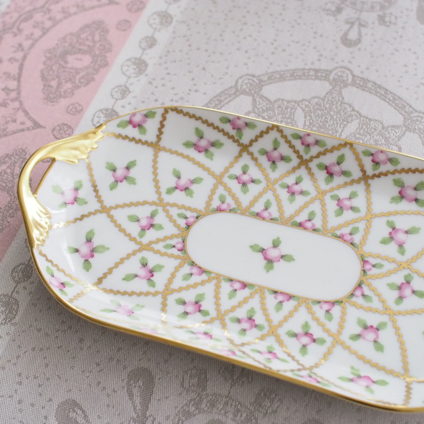 ☆再入荷☆　ヘレンド　Herend セーブル風小薔薇金彩　サービストレイ・サンドウィッチプレート (＊セーブル風のトレイのみ。他の商品は別売りです。）