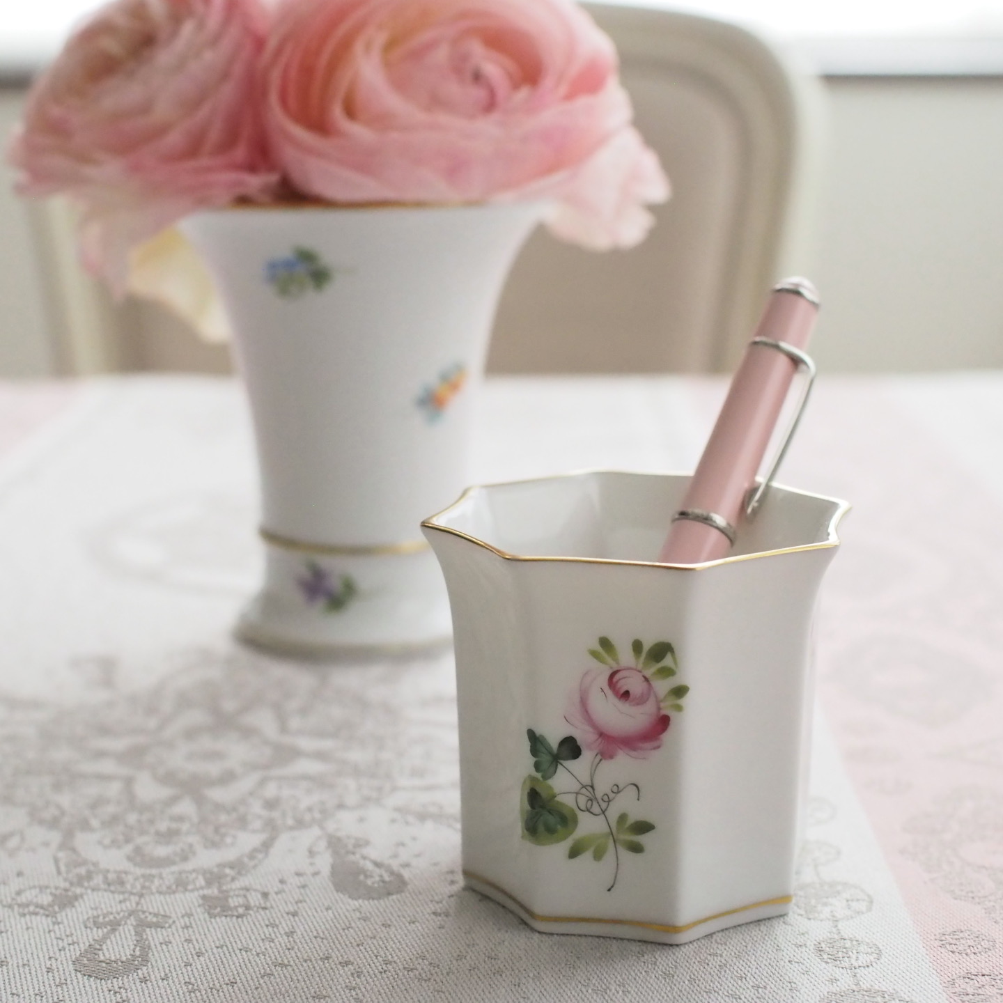 レア ヘレンド ウィーンの薔薇シンプルゴールド マルチカップ カップのみ 他のものは付属しません Everyday The Luxe