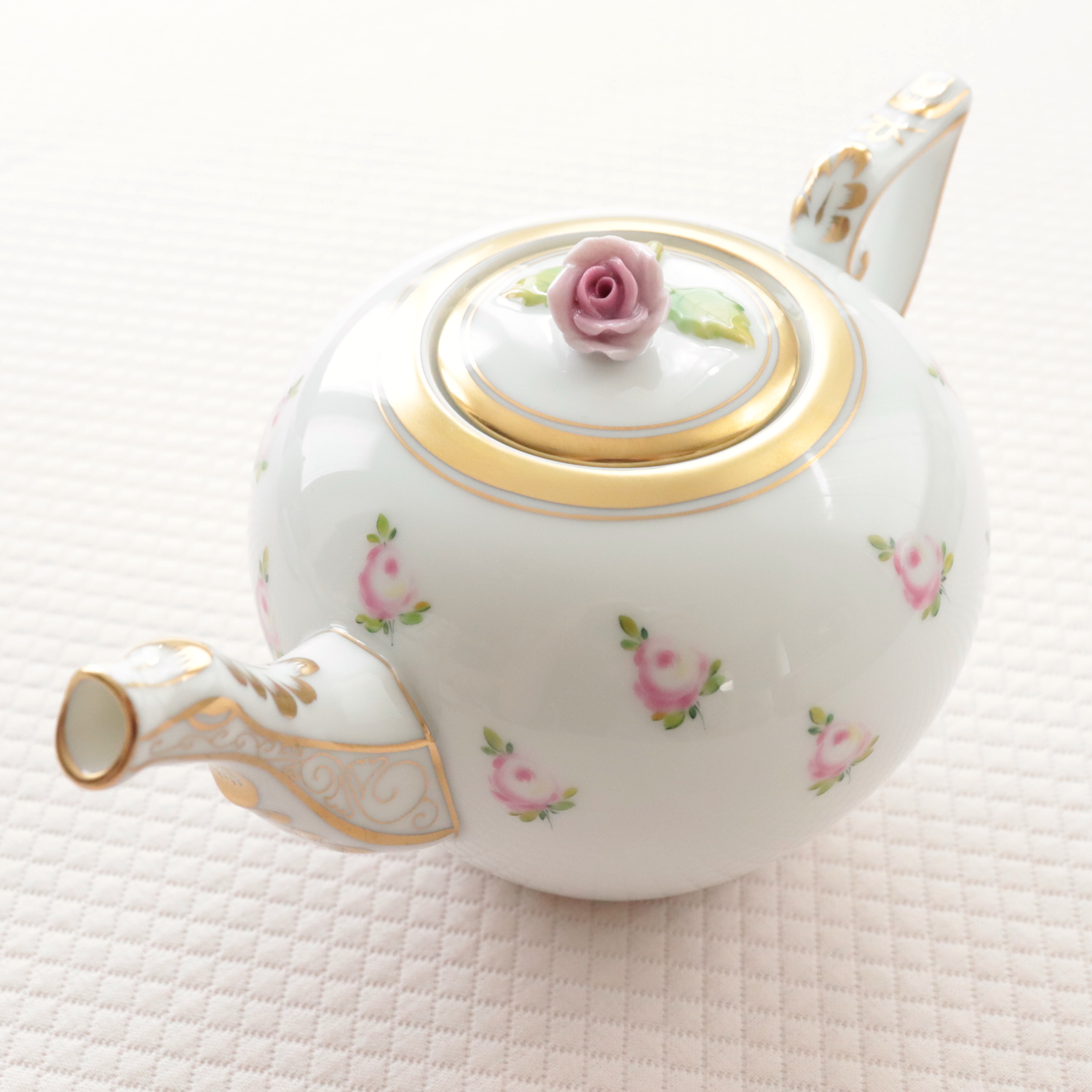 ☆NEW PRICE☆ 再入荷　【ご会員様限定】ヘレンド PTRA 朝露の小薔薇　ティーポット　約400ml