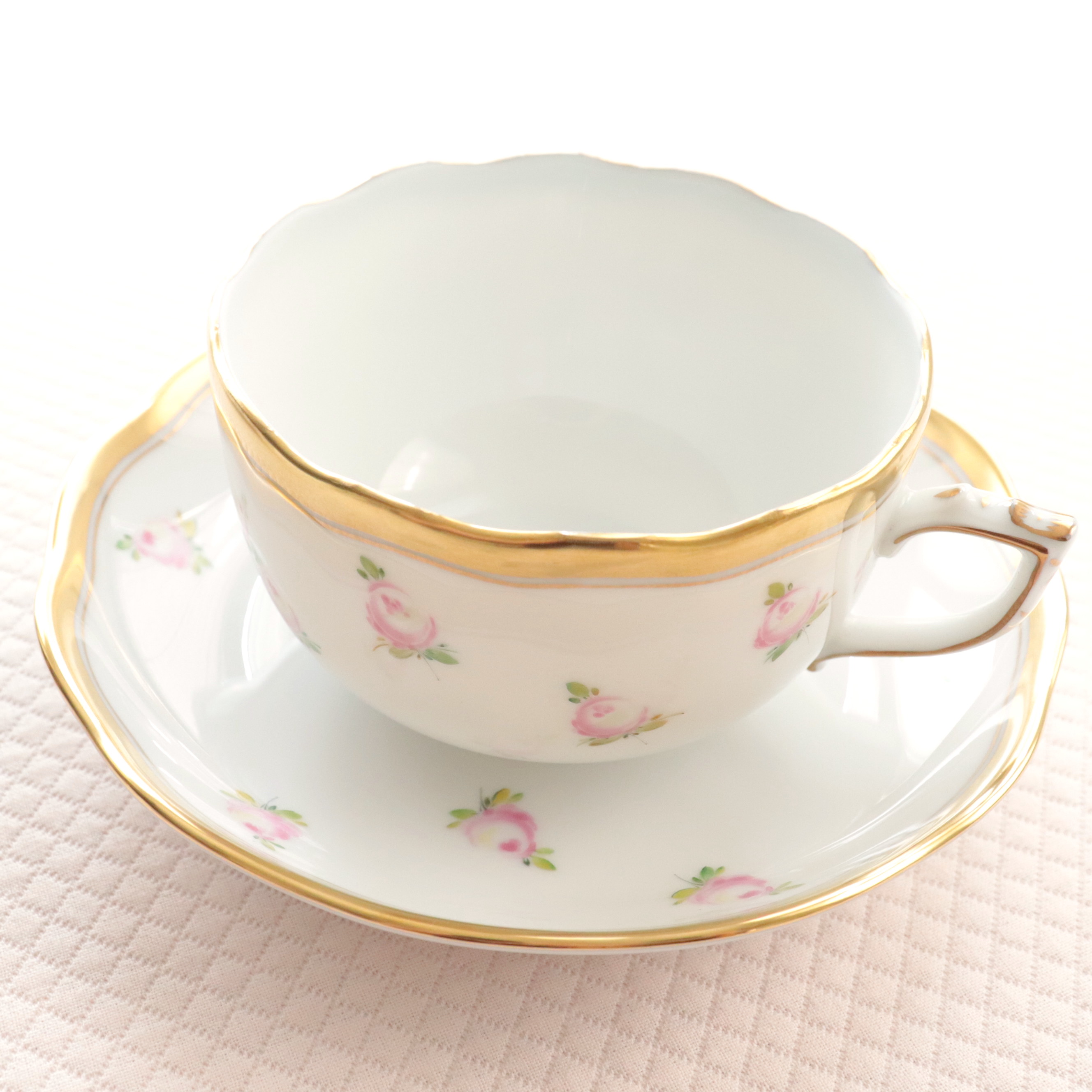 再入荷　【ご会員様限定】　ヘレンド PTRA 朝露の小薔薇　ティーカップ＆ソーサー　（*カップ＆ソーサーのみ。プレートは付属しません。）