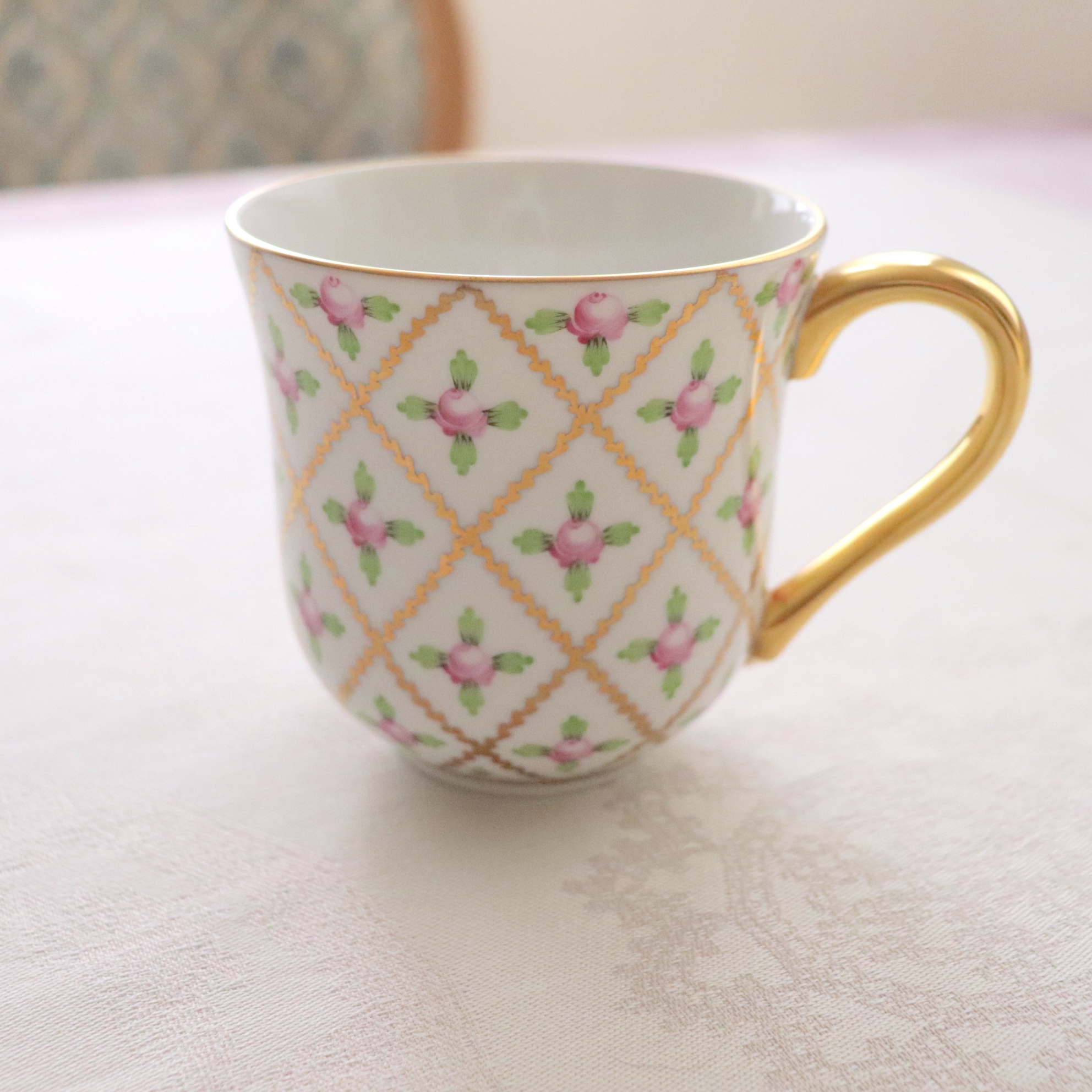 ご予約品・お届けまで6ヶ月から8ヶ月前後　☆NEW☆Herend ヘレンド　セーブル風小薔薇金彩　ラージマグ　（約280ml)