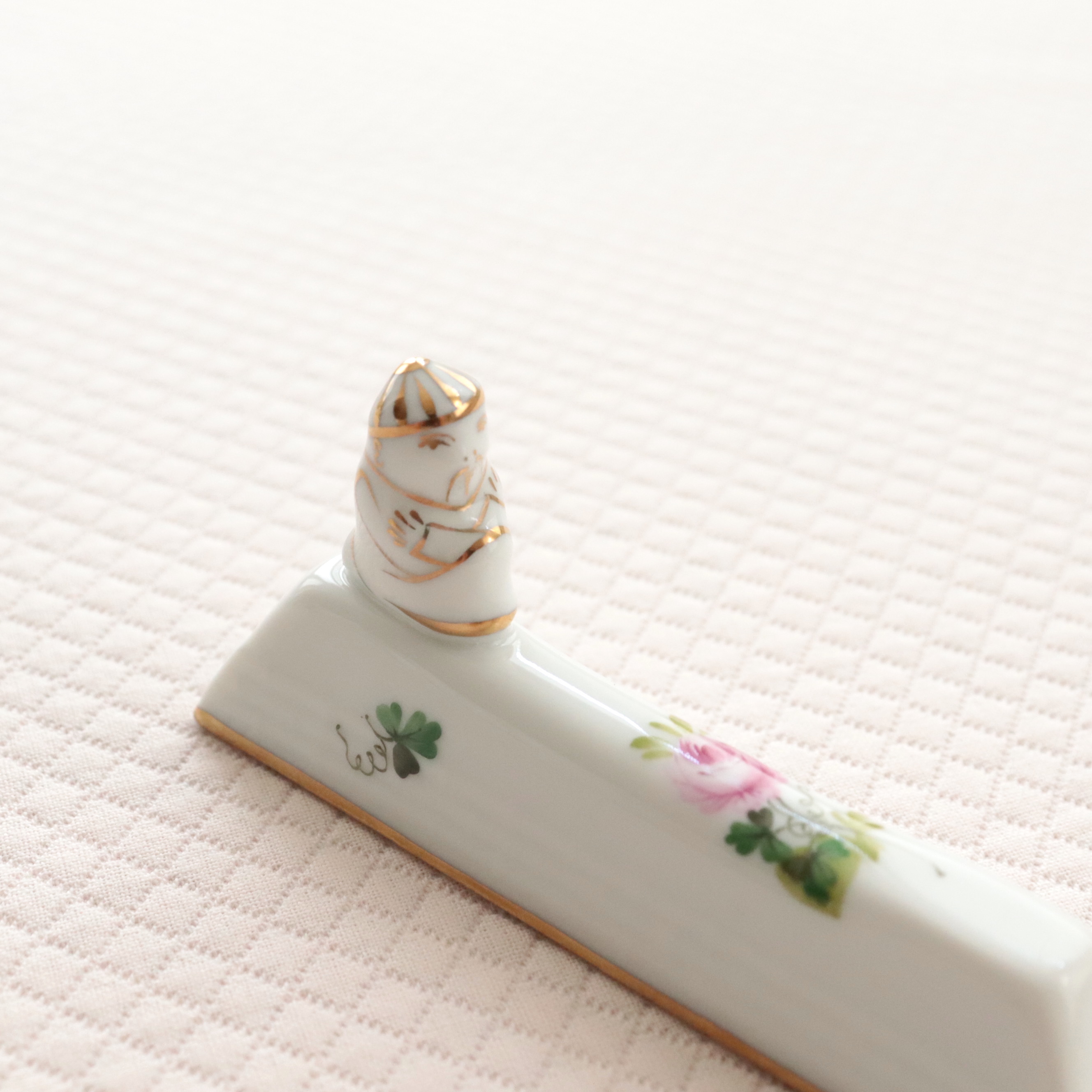 Herend ヘレンド　ウィーンの薔薇シンプルゴールド　VRHS　ナイフレスト　マンダリン
