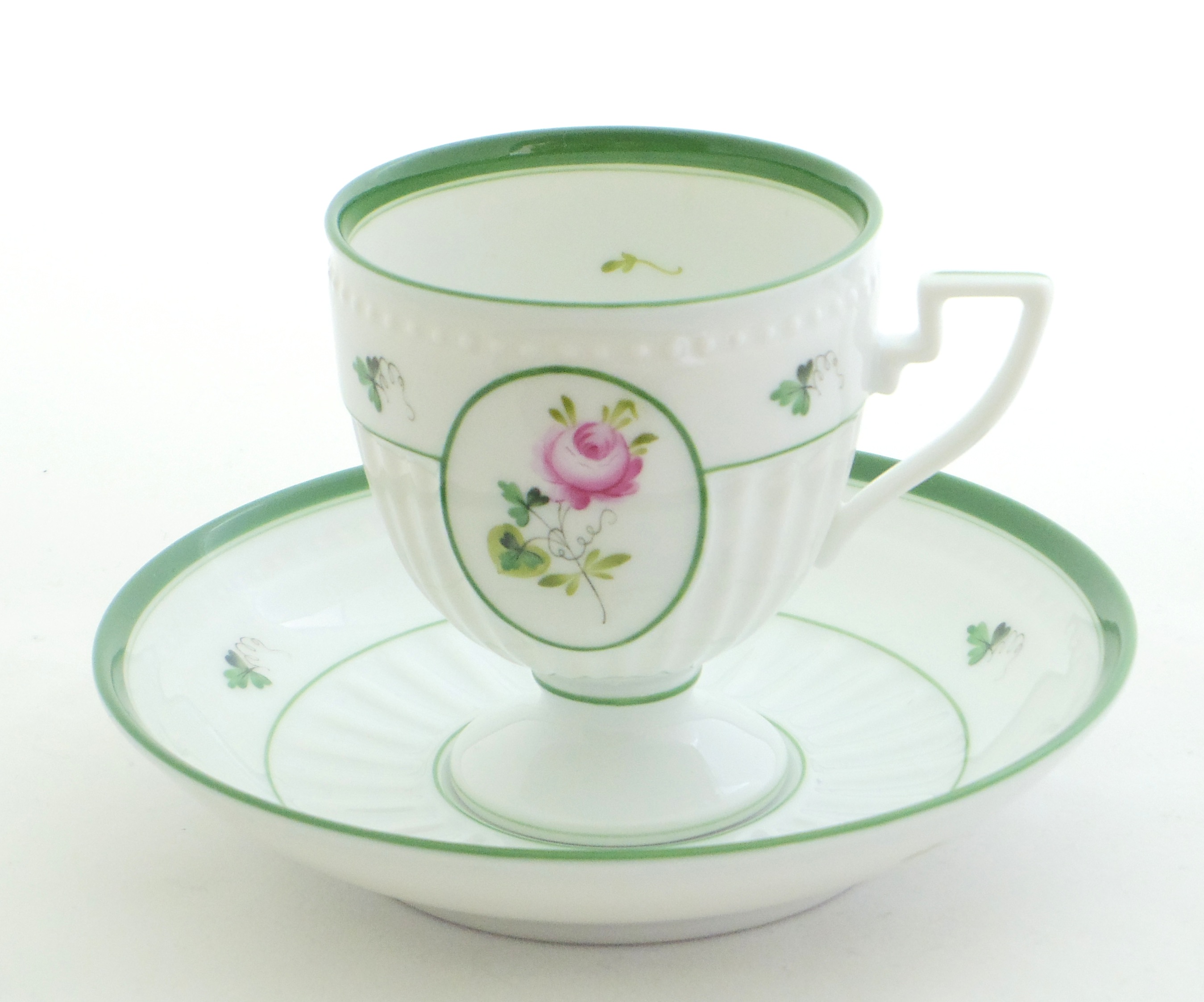 ☆NEW☆ ご予約品 納期6ヶ月から8ヶ月前後☆ ヘレンド VRH ウィーンの薔薇　アンピール　カップ＆ソーサー