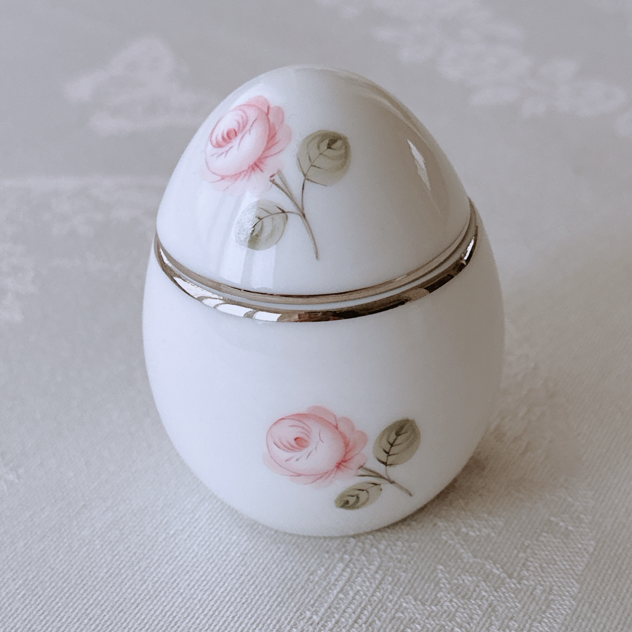 Herend ヘレンド　ウィーンの薔薇プラチナ　エッグボンボン　1点
