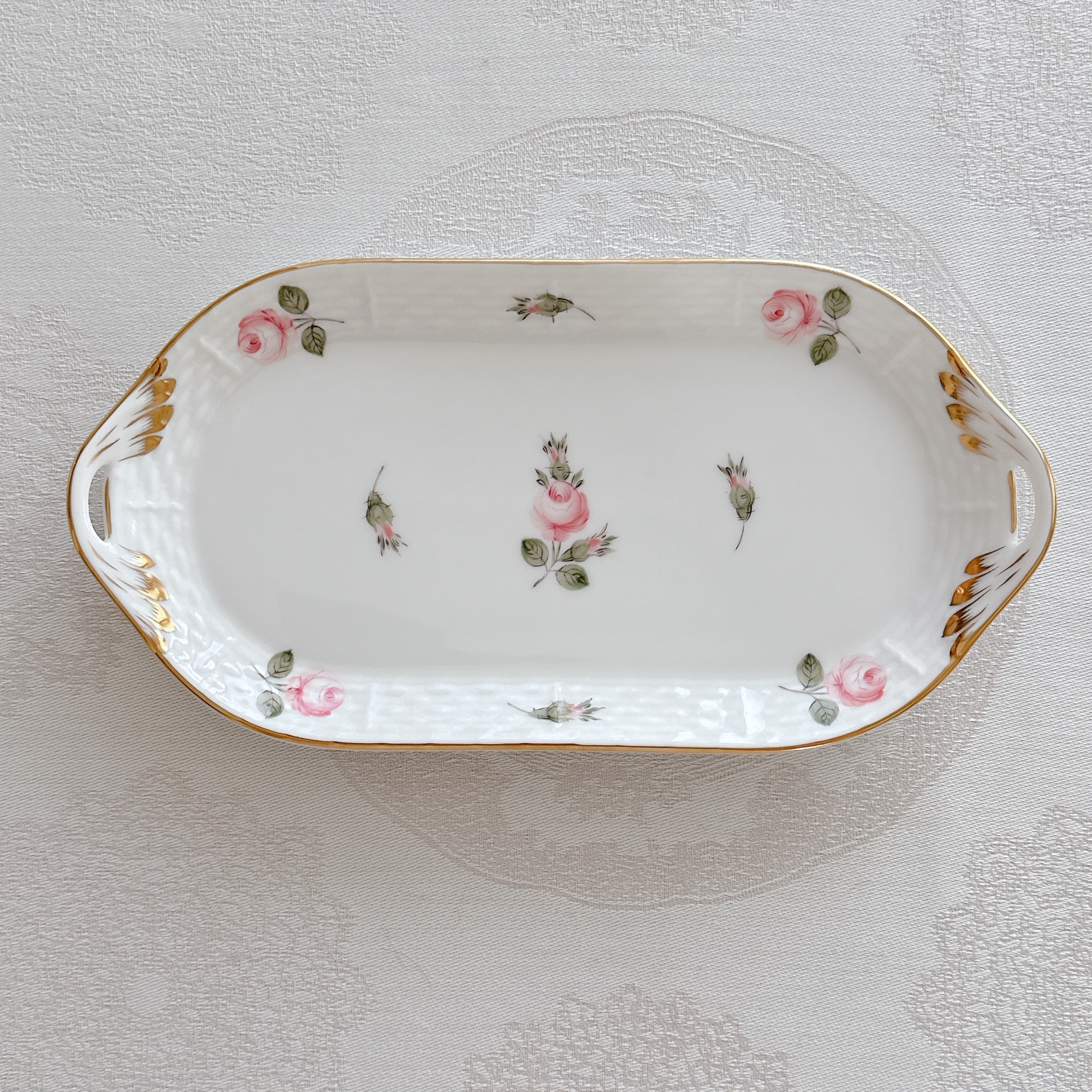 ☆有料ギフト包装対応品☆ Herend ウィーンのバラ 淡いゴールド　小薔薇シリーズ　サービスプレート　（*サービスプレートのみのご案内です。)