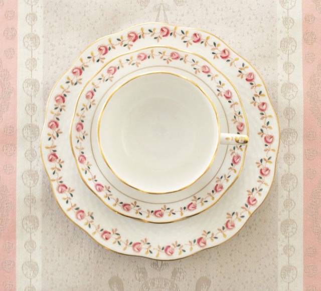 本命ギフト 【専用】ヘレンド ローズガーランド トリオセット 食器