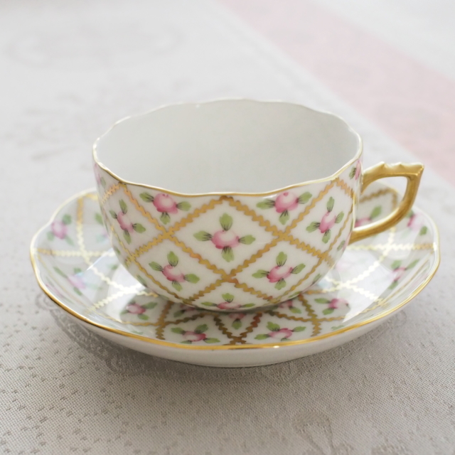 Herend ヘレンド  SPROG セーブル風小薔薇金彩 カップ＆ソーサー (*カップ&ソーサーのみ。他は別売です。)