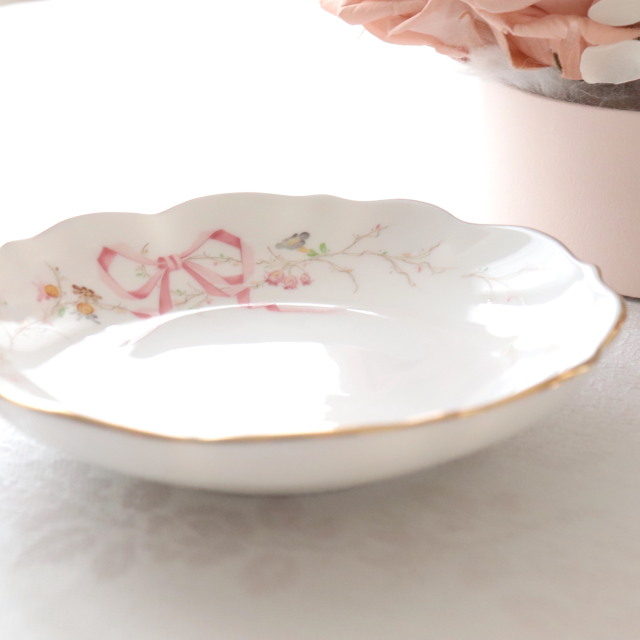 HEREND 陶磁器 小物入れ 花のモチーフ 直径約12cm HEREND 陶磁器 小物入れ 花のモチーフ 直径約12cm