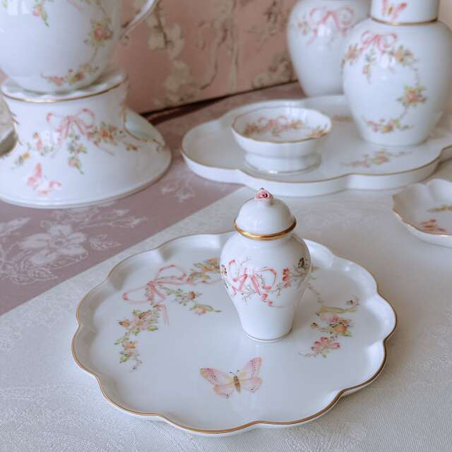 ☆Sold Out☆ Herend ヘレンド エデン桜ピンクシリーズ　フリルトレイ (＊トレイ1点のご案内です。）